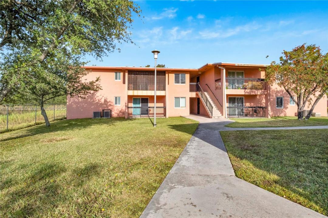 2020 NW 119th St 1122, Miami, Florida 33167