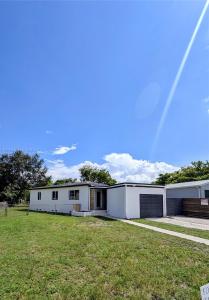 340 NW 132nd St, North Miami, Florida 33168, USA