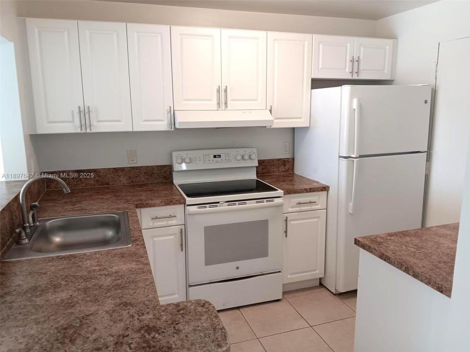 1830 Dixieanna St 503, Hollywood, Флорида 33020, Соединенные Штаты