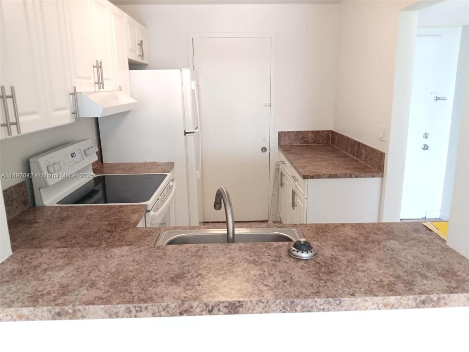 1830 Dixieanna St 503, Hollywood, Флорида 33020, Соединенные Штаты