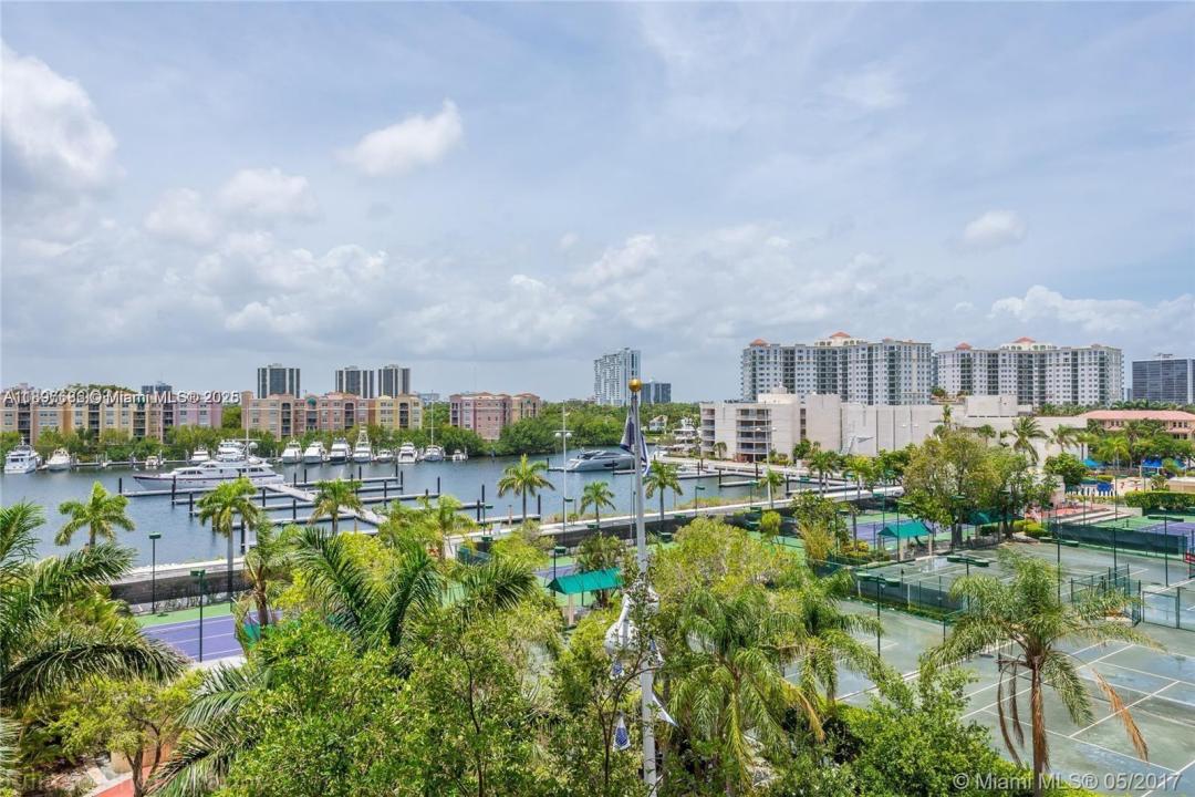 19667 Turnberry Way 5E, Aventura, Флорида 33180, Соединенные Штаты