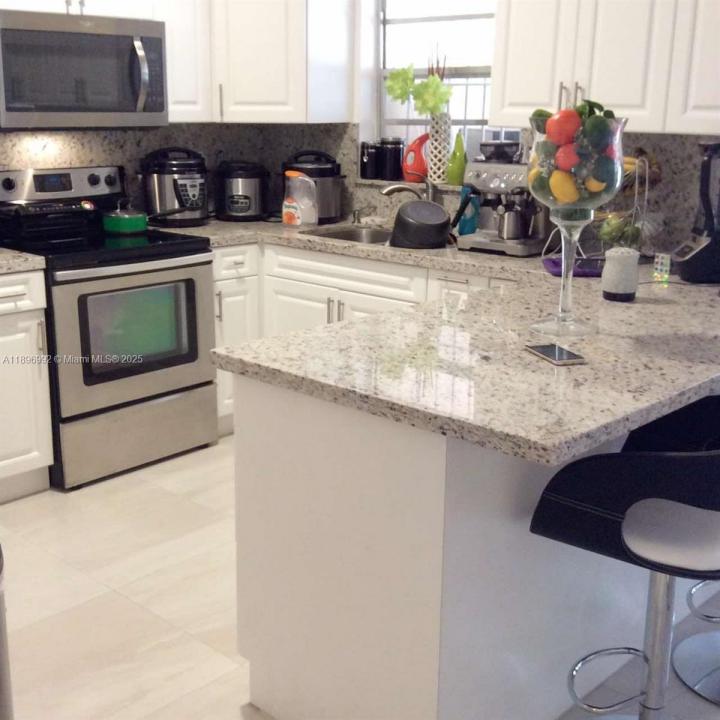 1236 SW 104th Ct, Miami, 佛羅里達州 33174, 美國