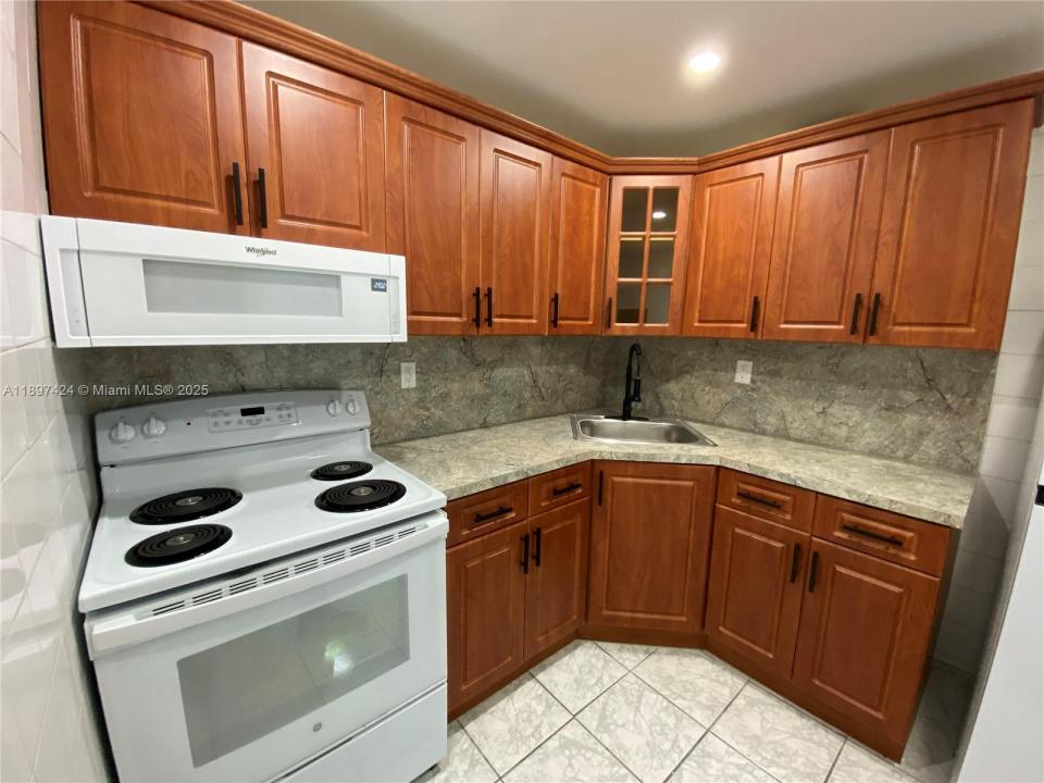 9455 W Flagler St C308, Miami, Florida 33174, Estados Unidos