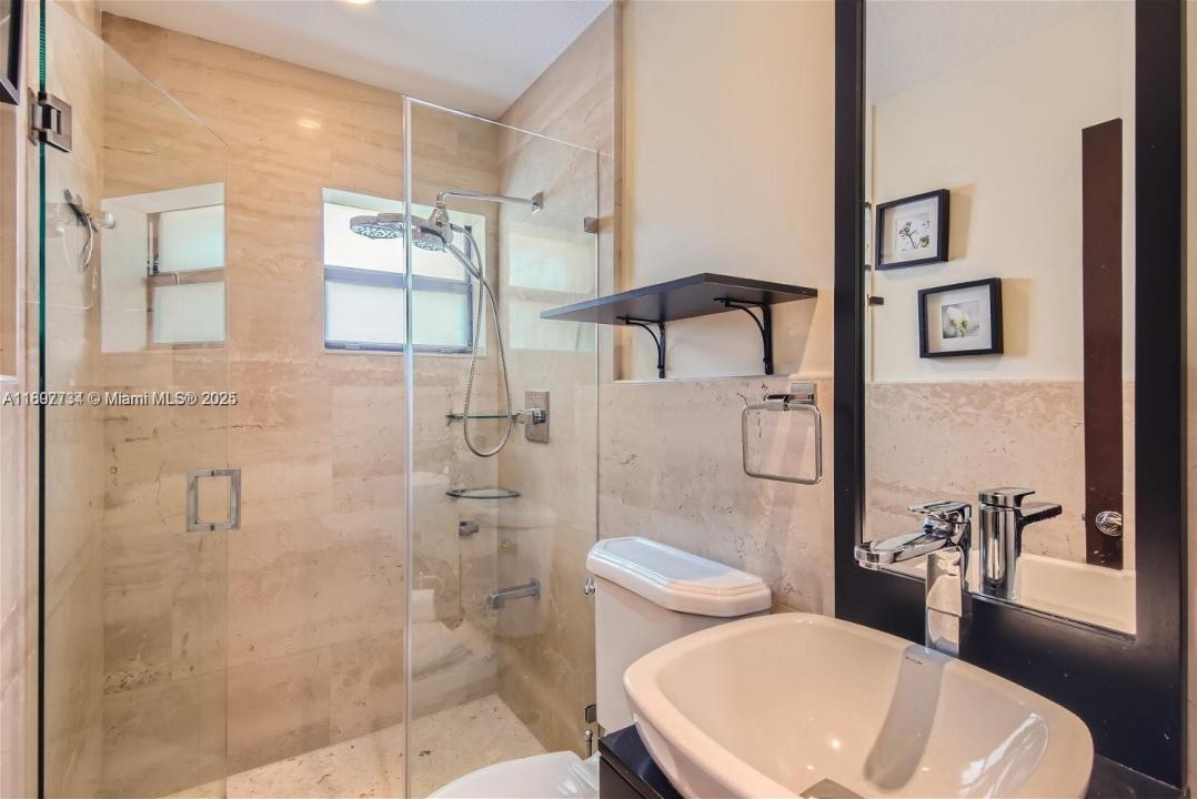 3864 NE 167th St 5, North Miami Beach, Florida 33160, Amerika Birleşik Devletleri