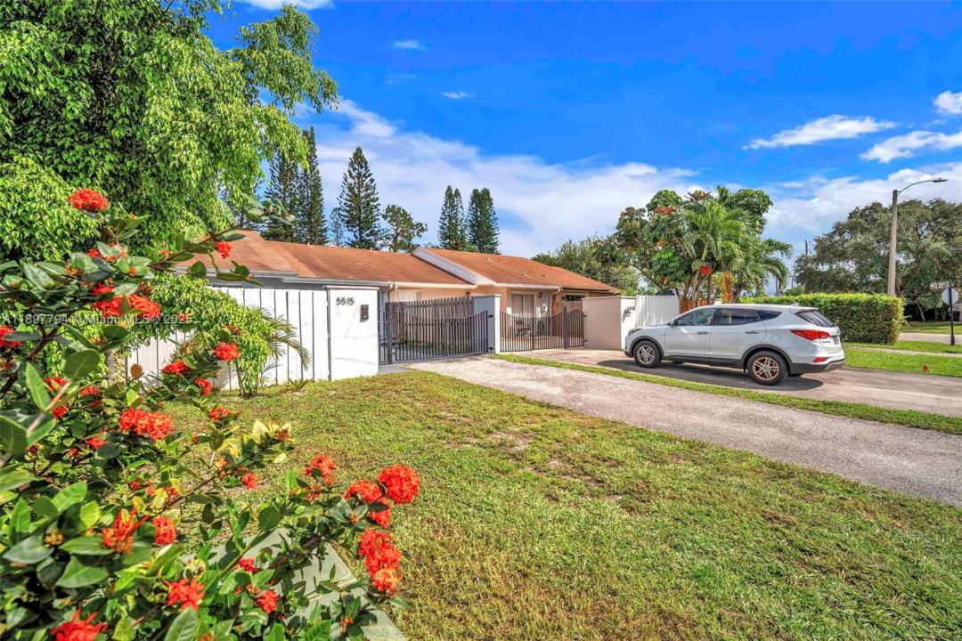 5515 Biscayne Dr, Green Acres, فلوريدا 33463, الولايات المتحدة