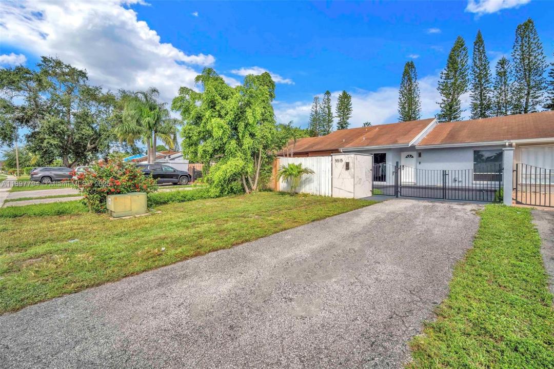 5515 Biscayne Dr, Green Acres, فلوريدا 33463, الولايات المتحدة