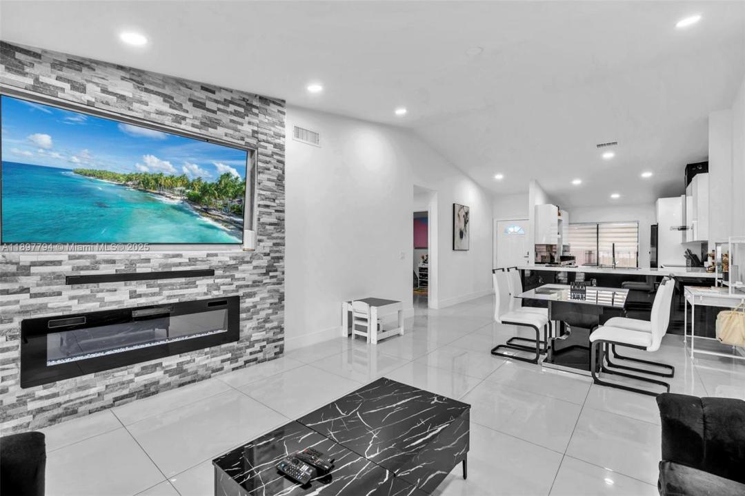 5515 Biscayne Dr, Green Acres, فلوريدا 33463, الولايات المتحدة