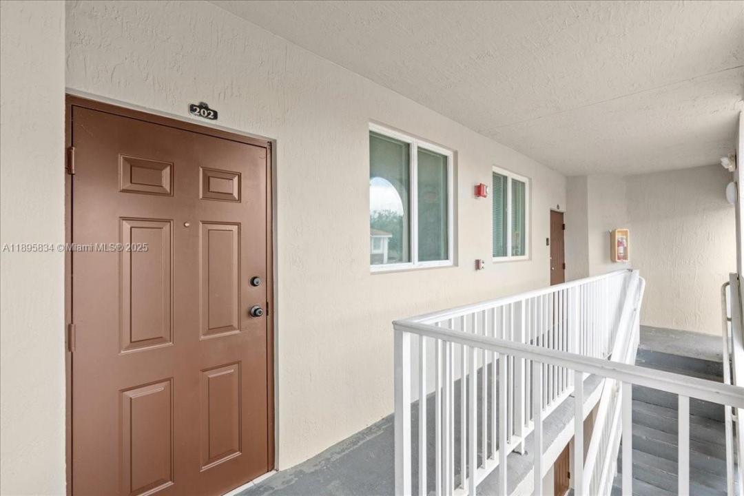 1677 SE 27th Ct 202, Homestead, Florida 33035, USA