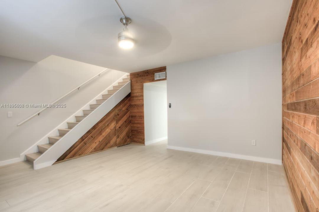 14329 Memorial Hwy 7-K, Miami, Flórida 33161, Estados Unidos