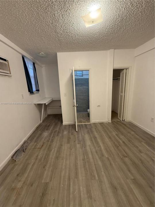 552 NW 1st St 3, Miami, Floride 33128, États-Unis