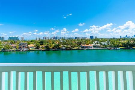 9111 E Bay Harbor Dr 6A, Bay Harbor Islands, Florida 33154, USA