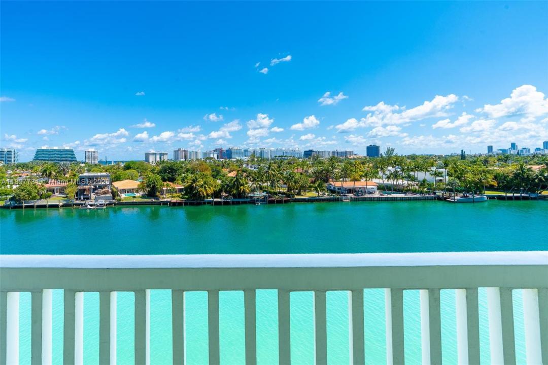 9111 E Bay Harbor Dr 6A, Bay Harbor Islands, Florida 33154, HOA KỲ