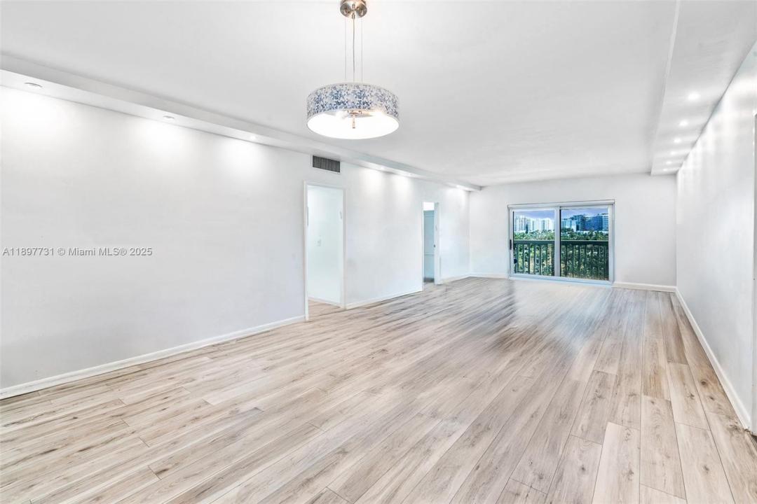 9111 E Bay Harbor Dr 6A, Bay Harbor Islands, Florida 33154, HOA KỲ