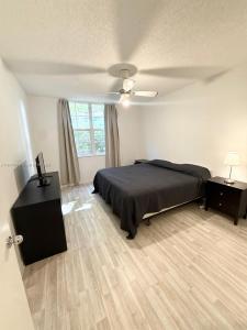 19501 E Country Club Dr 9104, Aventura, Florida 33180, USA