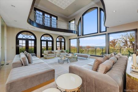 25 Edgewater Lane, North Hempstead, New York 11023, États-Unis