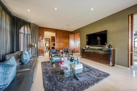 25 Edgewater Lane, North Hempstead, New York 11023, États-Unis