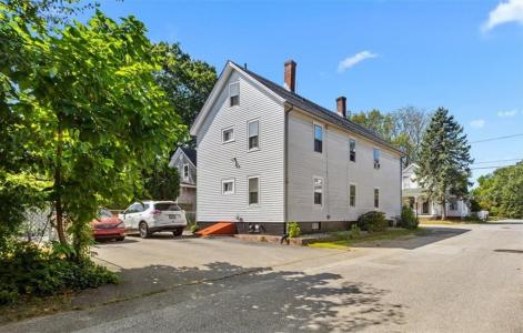 84 Spruce Street, Warwick, Rhode Island 02886, États-Unis