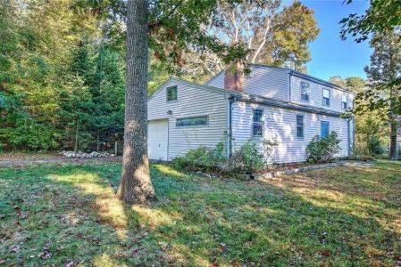 118 Charlotte White Extension, Westport, Massachusetts 02790, USA