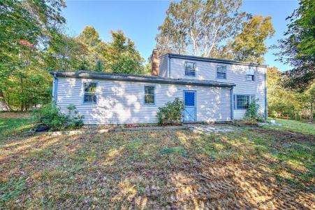 118 Charlotte White Extension, Westport, Massachusetts 02790, USA