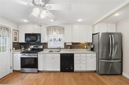 19 Beatrice Avenue, Warwick, רוד איילנד 02889, ארצות הברית של אמריקה