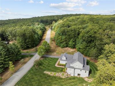 64 Knight View Drive, West Greenwich, Rhode Island 02817, Estados Unidos