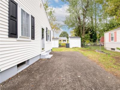 40 Easton Avenue, Warwick, Rhode Island 02888, USA