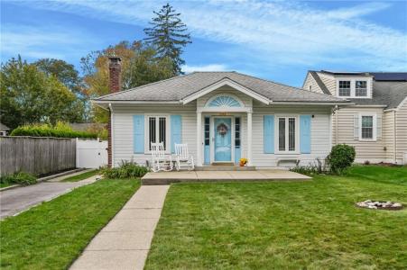293 Parkside Drive, Warwick, RI 02888, USA
