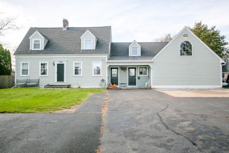 1994 East Main Road, Portsmouth, RI 02871, USA