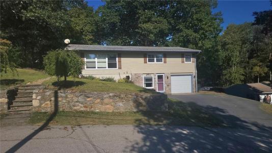 15 Anita Road, Johnston, RI 02919, USA