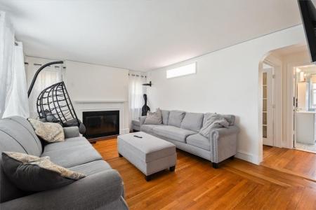 22 Community Drive, Cranston, Rhode Island 02905, USA