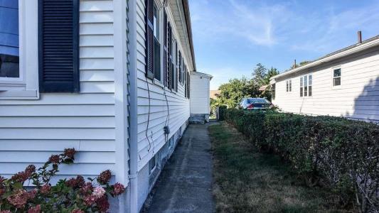 39 Bolton Avenue, Providence, Rhode Island 02908