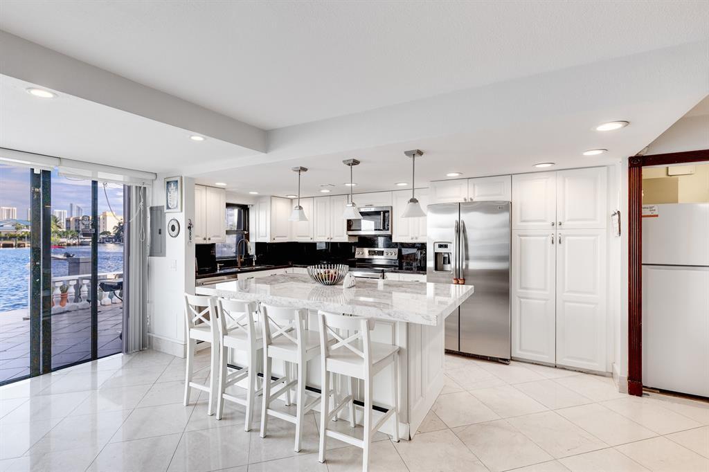 16503 NE 27th Pl 19, North Miami Beach, Floride 33160, États-Unis