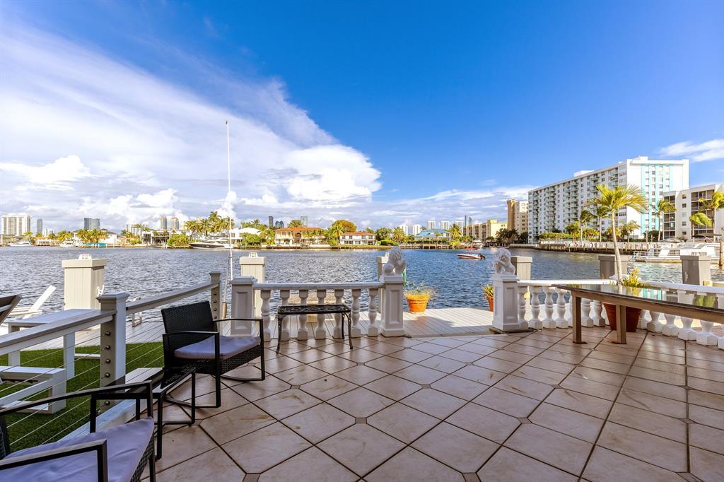 16503 NE 27th Pl 19, North Miami Beach, Floride 33160, États-Unis