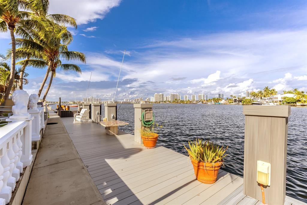 16503 NE 27th Pl 19, North Miami Beach, Floride 33160, États-Unis