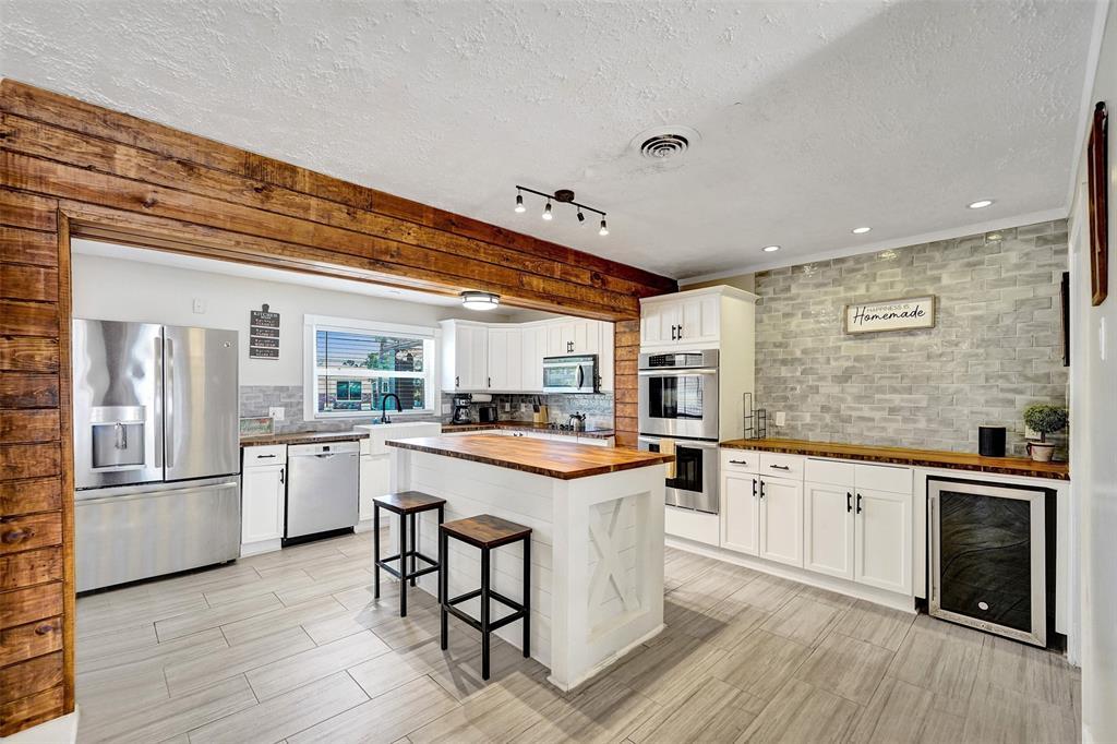 1961 NW 33rd St, Oakland Park, Florida 33309