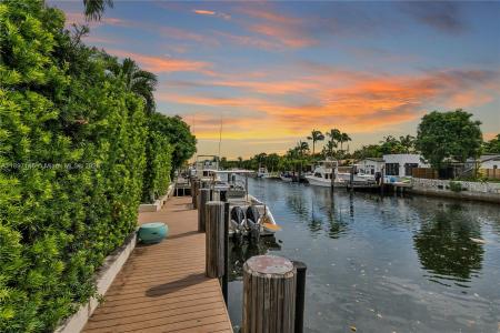 2240 Magnolia Dr, North Miami, Floryda 33181, USA