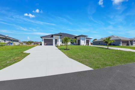 4745/4747 13th St SW, Lehigh Acres, Флорида 33973, Соединенные Штаты