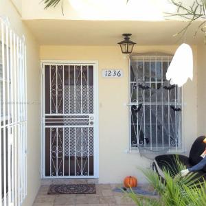 1236 SW 104th Ct, Miami, Florida 33174, USA