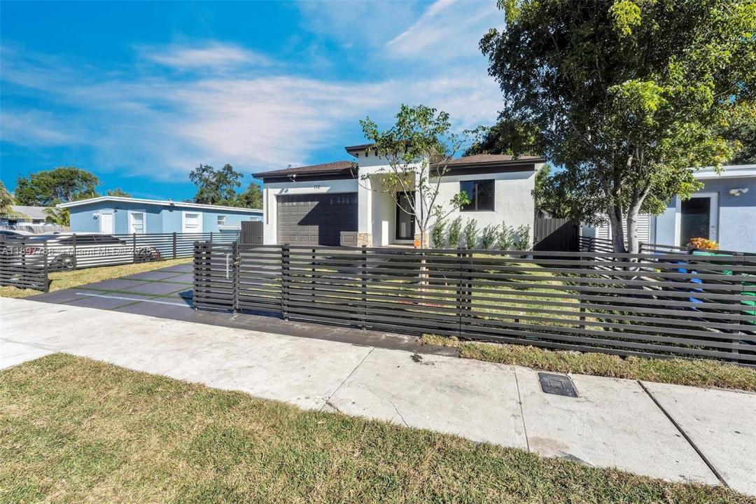 5270 Plunkett St, Hollywood, Florida 33021