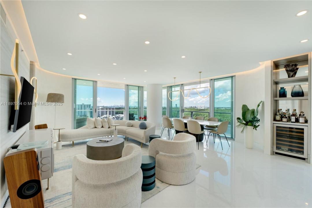 330 Sunny Isles Blvd 5-1902, Sunny Isles Beach, Floryda 33160, USA