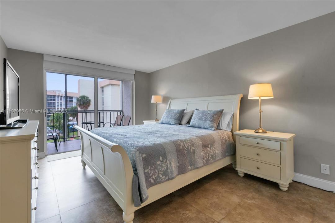 501 Three Islands Blvd 306, Hallandale Beach, Флорида 33009, Соединенные Штаты