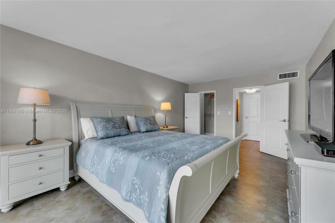 501 Three Islands Blvd 306, Hallandale Beach, Флорида 33009, Соединенные Штаты