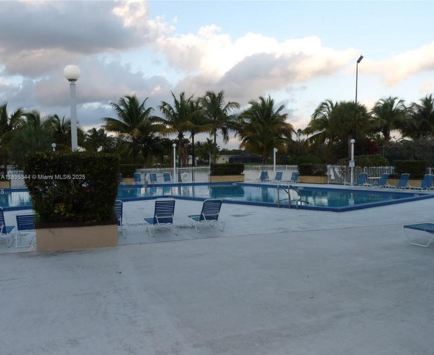 14501 N Kendall Dr 408H, Miami, Florida 33186, USA