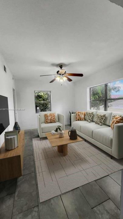 413 NW 33rd St B, Miami, Florida 33127, Stati Uniti