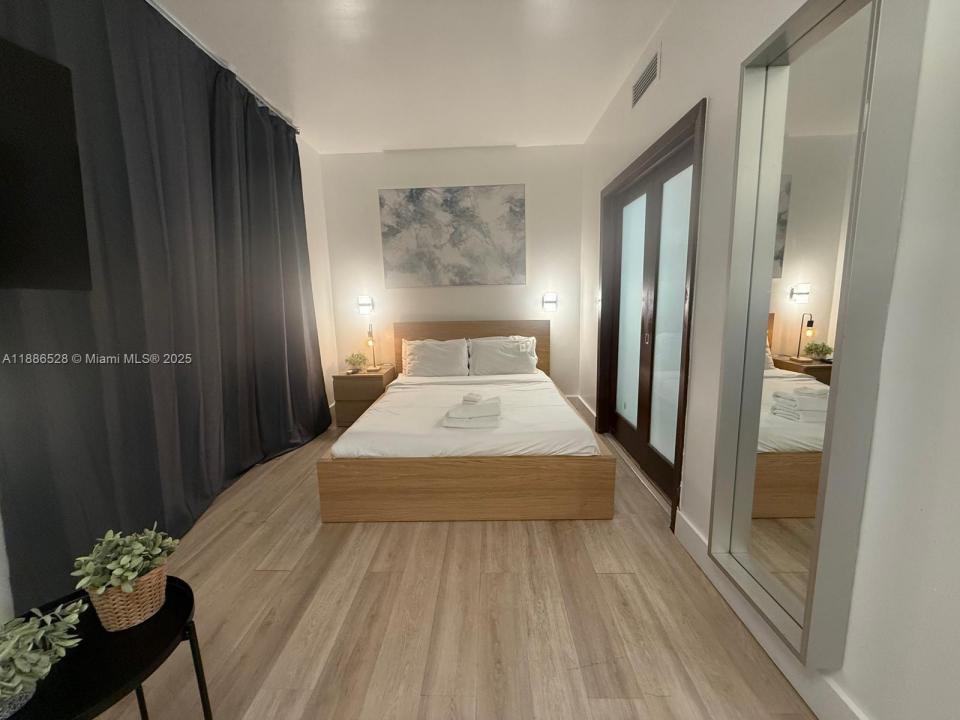 1036 Ocean Dr B303, Miami Beach, Florida 33139, Stati Uniti