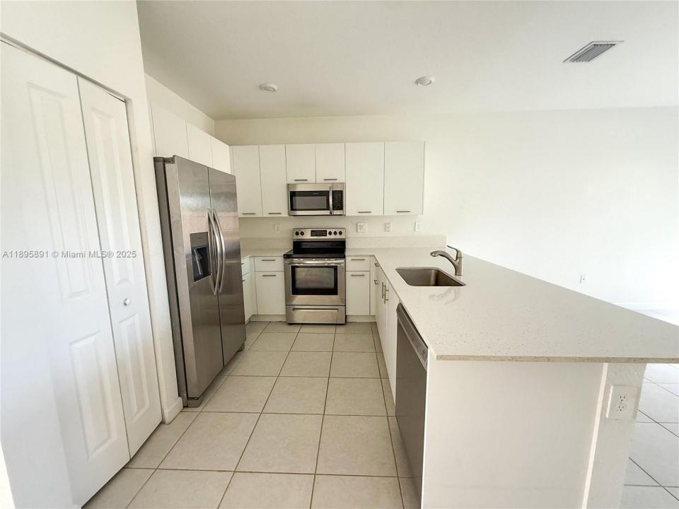 12445 NW 23rd Ct, Miami, Floride 33167, États-Unis