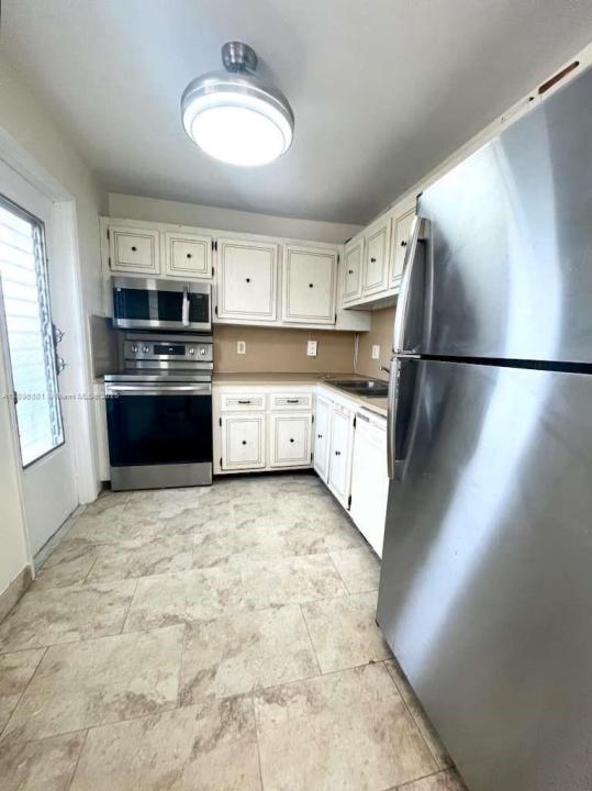 1425 ATLANTIC SHORES BLVD 308, Hallandale Beach, Florida 33009