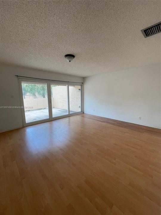 8237 NW 8th Ct 4, Plantation, פלורידה 33324, ארצות הברית של אמריקה 