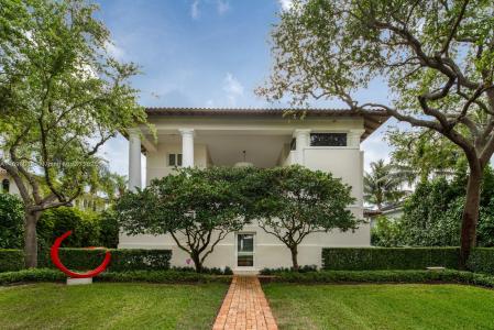 112 Paloma Dr, Coral Gables, Florida 33143, USA