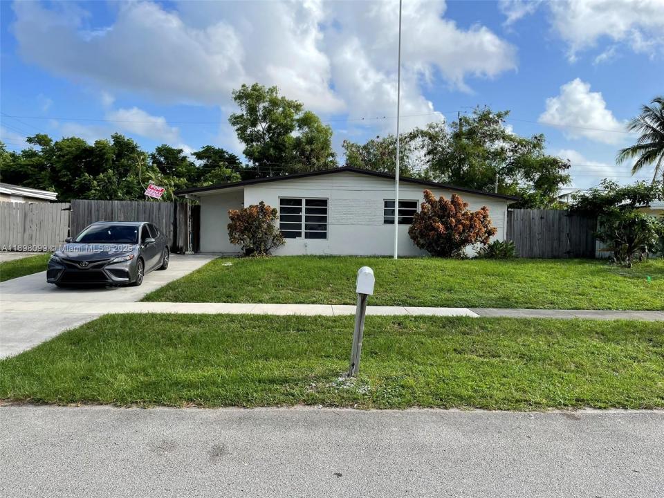5751 SW 38th Ct, Davie, Florida 33314, USA